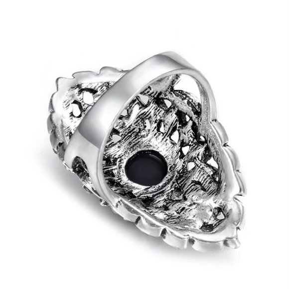 Size 7 Black “Onyx” & Marcasite Statement Ring - Picture 3 of 4